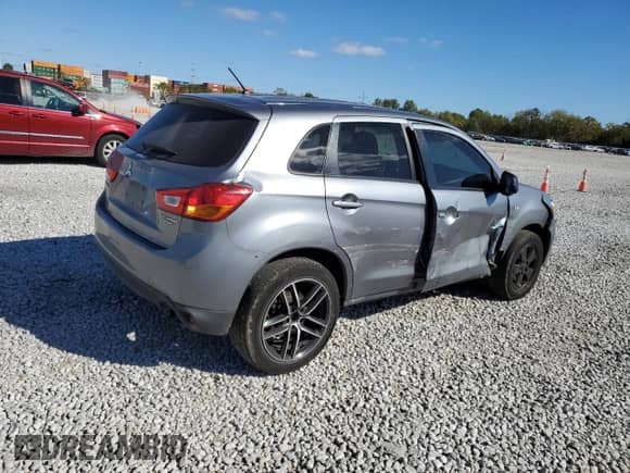 2014 Mitsubishi Outlander ES z VIN 4A4AR3AU6EE008040, wystawiony jako Copart lot #86866405 z przebiegiem 191 926 mil mil oraz Szkoda całkowita • Salvage title. Historia ofert i sprzedaży dostępna na DreamBid. Obrazek 3.