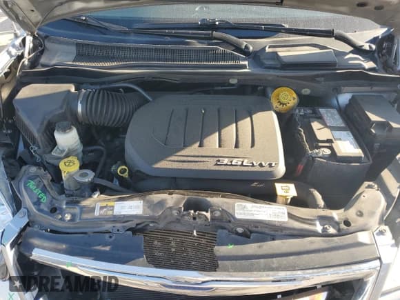 ✅ 2015 Chrysler Town & Country Touring L • VIN: 2C4RC1CG7FR743444 • Lot: 85190945. Listed on Copart with 114,324 mi. Free auction sales archive from the USA and detailed vehicle history report at DreamBid. Image 12.