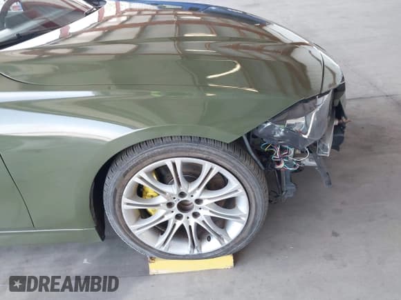 ✅ 2012 BMW 3 Series 335i • VIN: WBA3A9C55CFX59649 • Lot: 42092969. Listed on IAAI with 182,620 mi. Free auction sales archive from the USA and detailed vehicle history report at DreamBid. Image 17.