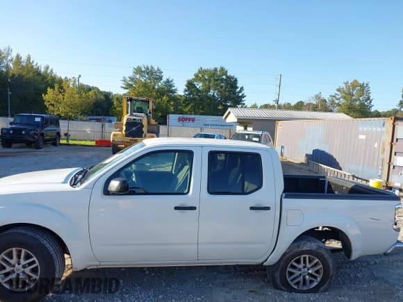✅ 2019 Nissan Frontier SL • VIN: 1N6AD0ER0KN740702 • Lot: 43360402. Listed on IAAI with 142,173 mi. Free auction sales archive from the USA and detailed vehicle history report at DreamBid. Image 14.