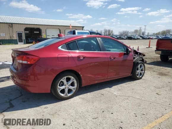 ✅ 2019 Chevrolet Cruze Premier • VIN: 1G1BF5SM3K7123458 • Lot: 52916845. Wystawiony na Copart z przebiegiem 96 980 mil mil. Skorzystaj z bezpłatnego archiwum sprzedaży aukcyjnych z USA i zobacz szczegółowy raport historii pojazdu na DreamBid. Zdjęcie 3.