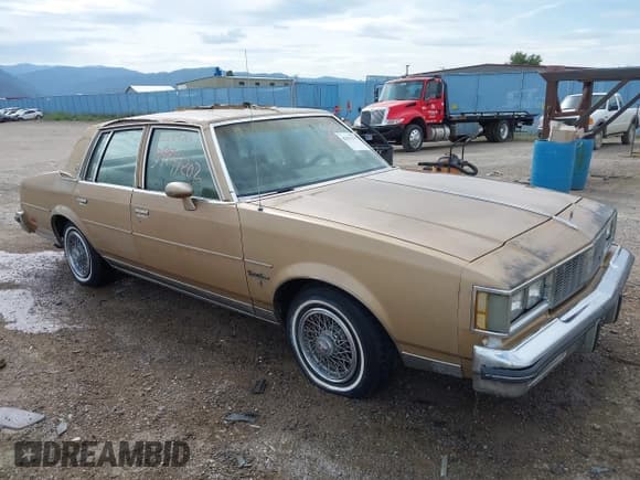 ✅ 1985 Oldsmobile Cutlass Supreme • VIN: 1G3GM69Y7FR413133 • Лот: 42431279. Опубликован ранее на IAAI с пробегом 83 890 миль. Бесплатный доступ к архиву аукционных продаж из США и подробный отчёт об истории автомобиля на DreamBid. Изображение 1.