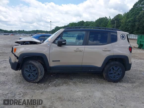 ✅ 2017 Jeep Renegade Trailhawk • VIN: ZACCJBCB5HPF70617 • Lot: 42516113. Listed on IAAI with 66,187 mi. Free auction sales archive from the USA and detailed vehicle history report at DreamBid. Image 15.