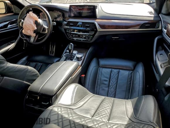 ✅ 2020 BMW 5 Series M550i xDrive • VIN: WBAJS7C03LCE13617 • Lot: 95113165. Listed on Copart with 55,171 mi. Free auction sales archive from the USA and detailed vehicle history report at DreamBid. Image 8.