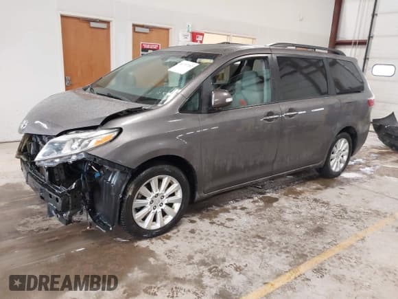 ✅ 2015 Toyota Sienna Limited • VIN: 5TDDK3DC3FS106157 • Lot: 41737202. Listed on IAAI with 173,724 mi. Free auction sales archive from the USA and detailed vehicle history report at DreamBid. Image 2.