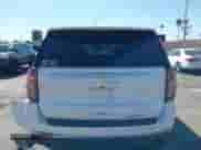 2023 Chevrolet Tahoe Premier z VIN 1GNSKSKD7PR196918, wystawiony jako IAAI lot #43356101 z przebiegiem 13 675 mil mil oraz . Historia ofert i sprzedaży dostępna na DreamBid. Obrazek 16.