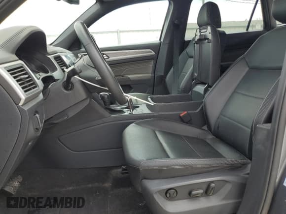 ✅ 2021 Volkswagen Atlas SE • VIN: 1V2WC2CA1MC215164 • Lot: 70406545. Listed on Copart with 30,099 mi. Free auction sales archive from the USA and detailed vehicle history report at DreamBid. Image 7.