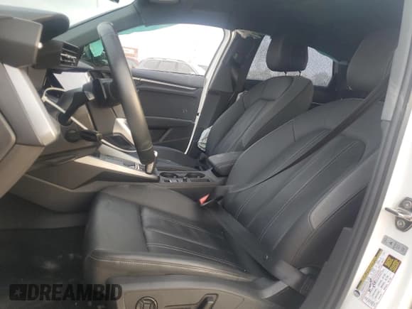 ✅ 2022 Audi A3 Premium Plus • VIN: WAUHUDGY0NA020919 • Lot: 78443844. Wystawiony na Copart z przebiegiem 38 825 mil. Bezpłatny archiwum sprzedaży aukcyjnych z USA i szczegółowy raport historii pojazdu na DreamBid. Zdjęcie 7.