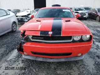 ✅ 2010 Dodge Challenger SE • VIN: 2B3CJ4DV8AH174257 • Lot: 85559454. Wystawiony na Copart z przebiegiem 138 062 mil. Bezpłatny archiwum sprzedaży aukcyjnych z USA i szczegółowy raport historii pojazdu na DreamBid. Zdjęcie 5.