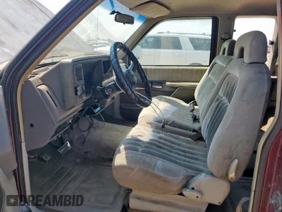 ✅ 1994 Chevrolet Silverado 1500 • VIN: 2GCEC19K1R1308514 • Lot: 69483625. Wystawiony na Copart z przebiegiem 183 899 mil. Bezpłatny archiwum sprzedaży aukcyjnych z USA i szczegółowy raport historii pojazdu na DreamBid. Zdjęcie 7.