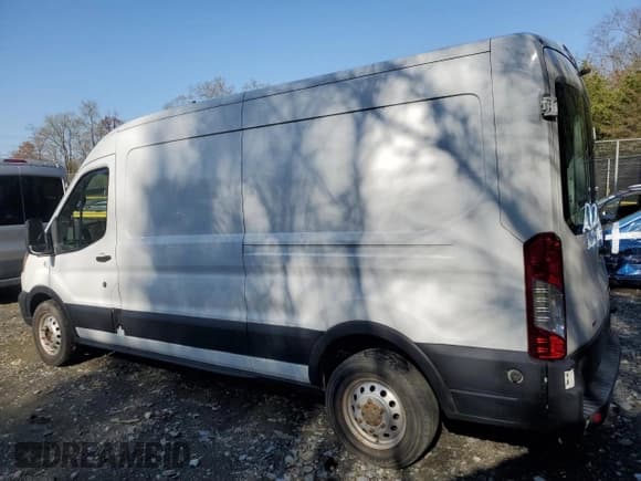 ✅ 2020 Ford Transit Cargo • VIN: 1FTBR2C8XLKA40526 • Lot: 51336765. Wystawiony na Copart z przebiegiem 98 773 mil. Bezpłatny archiwum sprzedaży aukcyjnych z USA i szczegółowy raport historii pojazdu na DreamBid. Zdjęcie 2.