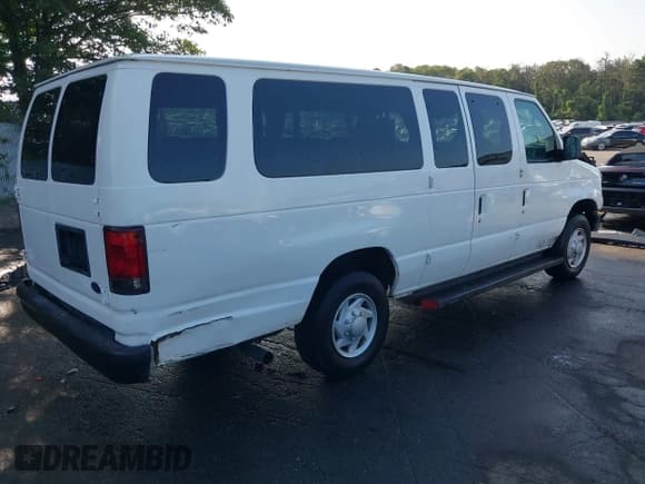 ✅ 2010 Ford Econoline Passenger XL • VIN: 1FBSS3BLXADA00601 • Лот: 42957799. Опубликован ранее на IAAI с пробегом 130 379 миль. Бесплатный доступ к архиву аукционных продаж из США и подробный отчёт об истории автомобиля на DreamBid. Изображение 4.