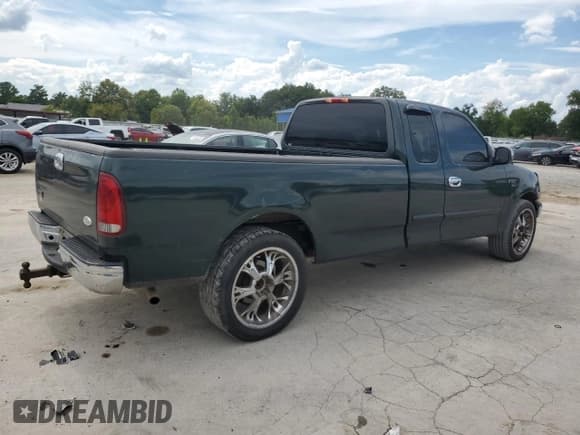 ✅ 2001 Ford F-150 XL • VIN: 2FTRX17L71CA17932 • Lot: 67893015. Listed on Copart with 283,192 mi. Free auction sales archive from the USA and detailed vehicle history report at DreamBid. Image 3.