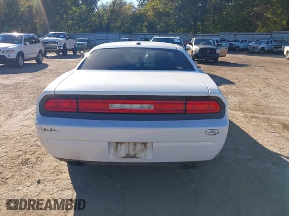 ✅ 2011 Dodge Challenger • VIN: 2B3CJ4DG6BH581755 • Lot: 43572705. Wystawiony na IAAI z przebiegiem Nie podano. Bezpłatny archiwum sprzedaży aukcyjnych z USA i szczegółowy raport historii pojazdu na DreamBid. Zdjęcie 15.