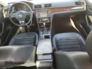 ✅ 2012 Volkswagen Passat SEL Premium • VIN: 1VWCN7A32CC053931 • Лот: 86692985. Опубликован ранее на Copart с пробегом 150 407 миль. Бесплатный доступ к архиву аукционных продаж из США и подробный отчёт об истории автомобиля на DreamBid. Изображение 8.