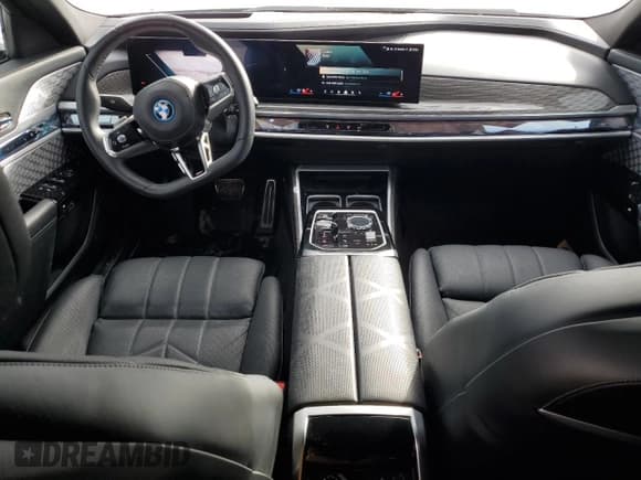 ✅ 2023 BMW i7 xDrive60 • VIN: WBY53EJ02PCM90599 • Лот: 44817105. Опубликован ранее на Copart с пробегом 8 324 миль. Бесплатный доступ к архиву аукционных продаж из США и подробный отчёт об истории автомобиля на DreamBid. Изображение 8.