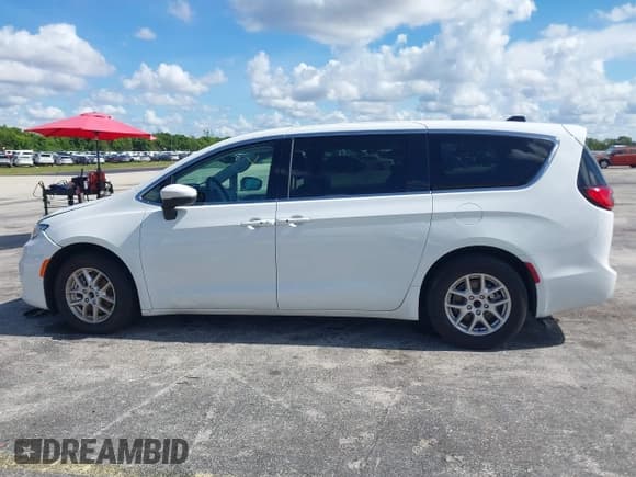 ✅ 2023 Chrysler Pacifica Touring L • VIN: 2C4RC1BG8PR566745 • Lot: 42579405. Listed on IAAI with 46,228 mi. Free auction sales archive from the USA and detailed vehicle history report at DreamBid. Image 14.