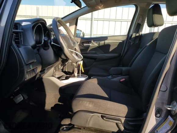 ✅ 2020 Honda Fit LX • VIN: 3HGGK5H48LM723207 • Lot: 94037445. Wystawiony na Copart z przebiegiem 20 743 mil. Bezpłatny archiwum sprzedaży aukcyjnych z USA i szczegółowy raport historii pojazdu na DreamBid. Zdjęcie 7.