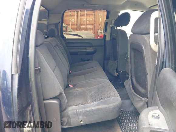 ✅ 2007 Chevrolet Silverado 1500 1LT • VIN: 2GCEC13J971511292 • Lot: 42181818. Wystawiony na IAAI z przebiegiem 239 647 mil. Bezpłatny archiwum sprzedaży aukcyjnych z USA i szczegółowy raport historii pojazdu na DreamBid. Zdjęcie 8.