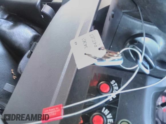 ✅ 2011 Ford Econoline Cargo Commercial • VIN: 1FTNE2EL9BDB35043 • Lot: 43930144. Listed on IAAI with 68,982 mi. Free auction sales archive from the USA and detailed vehicle history report at DreamBid. Image 24.