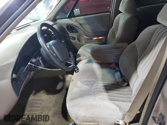 ✅ 1998 Pontiac Bonneville SE • VIN: 1G2HX52K6WH213866 • Lot: 58358105. Listed on Copart with 180,993 mi. Free auction sales archive from the USA and detailed vehicle history report at DreamBid. Image 7.