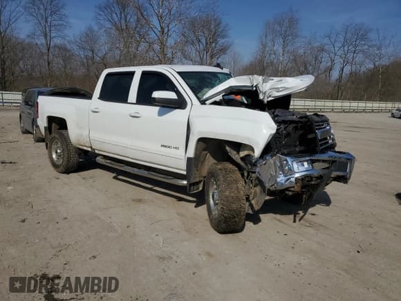 ✅ 2016 Chevrolet Silverado 2500HD LT • VIN: 1GC1KVEG4GF185887 • Lot: 48914145. Wystawiony na Copart z przebiegiem 107 945 mil. Bezpłatny archiwum sprzedaży aukcyjnych z USA i szczegółowy raport historii pojazdu na DreamBid. Zdjęcie 4.