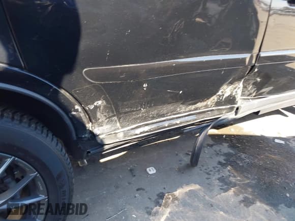 ✅ 2010 Volvo XC90 I6 • VIN: YV4982CZ5A1558005 • Lot: 43340455. Wystawiony na IAAI z przebiegiem 128 157 mil. Bezpłatny archiwum sprzedaży aukcyjnych z USA i szczegółowy raport historii pojazdu na DreamBid. Zdjęcie 6.