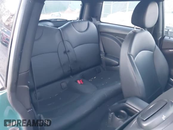 ✅ 2012 MINI Hardtop S • VIN: WMWSV3C5XCT385392 • Lot: 43852029. Listed on IAAI with 150,969 mi. Free auction sales archive from the USA and detailed vehicle history report at DreamBid. Image 8.