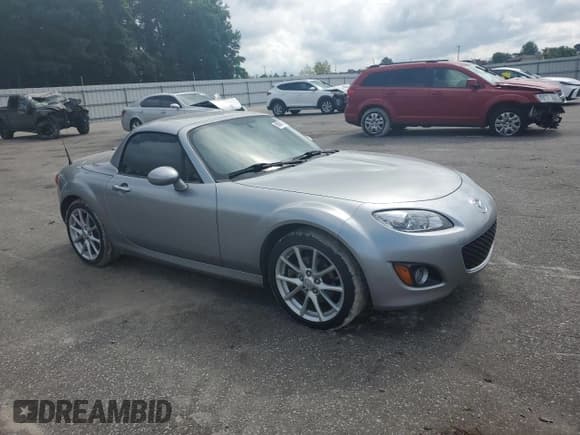 ✅ 2011 Mazda MX-5 Miata Grand Touring • VIN: JM1NC2PFXB0215200 • Lot: 65682105. Wystawiony na Copart z przebiegiem 45 937 mil. Bezpłatny archiwum sprzedaży aukcyjnych z USA i szczegółowy raport historii pojazdu na DreamBid. Zdjęcie 4.
