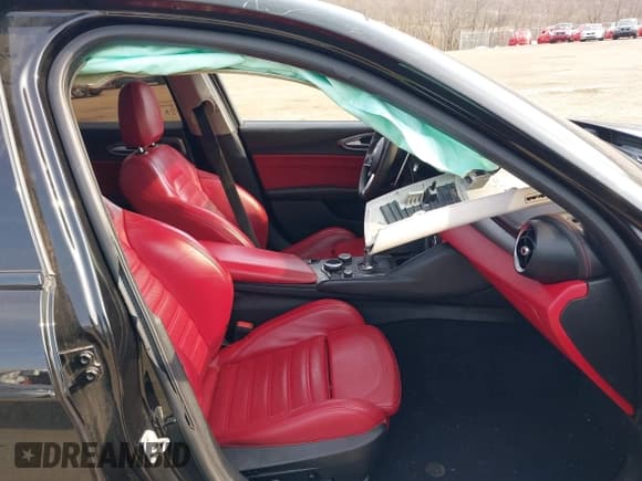 ✅ 2017 Alfa Romeo Giulia Ti • VIN: ZARFAEEN1H7540670 • Lot: 41790762. Listed on IAAI with 85,030 mi. Free auction sales archive from the USA and detailed vehicle history report at DreamBid. Image 5.