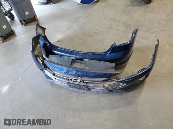 ✅ 2019 Hyundai Elantra SE • VIN: 5NPD74LF9KH454029 • Lot: 70486845. Listed on Copart with 63,440 mi. Free auction sales archive from the USA and detailed vehicle history report at DreamBid. Image 12.