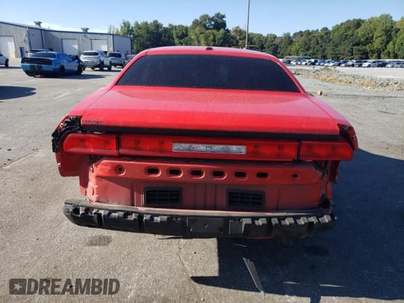 ✅ 2010 Dodge Challenger SE • VIN: 2B3CJ4DV1AH229728 • Lot: 70408574. Wystawiony na Copart z przebiegiem 98 147 mil. Bezpłatny archiwum sprzedaży aukcyjnych z USA i szczegółowy raport historii pojazdu na DreamBid. Zdjęcie 6.