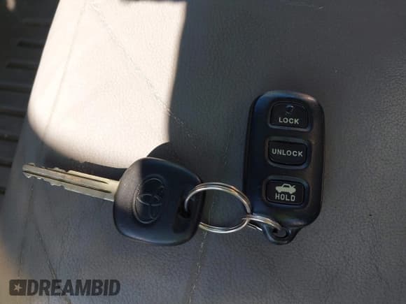 ✅ 2004 Toyota Camry LE • VIN: 4T1BE30K54U928149 • Lot: 43178615. Wystawiony na IAAI z przebiegiem 197 340 mil. Bezpłatny archiwum sprzedaży aukcyjnych z USA i szczegółowy raport historii pojazdu na DreamBid. Zdjęcie 11.