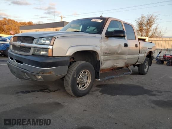 ✅ 2004 Chevrolet Silverado 2500HD LS • VIN: 1GCHK23244F178034 • Lot: 91189715. Wystawiony na Copart z przebiegiem 247 526 mil. Bezpłatny archiwum sprzedaży aukcyjnych z USA i szczegółowy raport historii pojazdu na DreamBid. Zdjęcie 1.