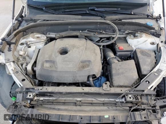 ✅ 2021 Volvo XC60 Momentum • VIN: YV4102DK7M1856551 • Lot: 53101455. Listed on Copart with 106,000 mi. Free auction sales archive from the USA and detailed vehicle history report at DreamBid. Image 12.