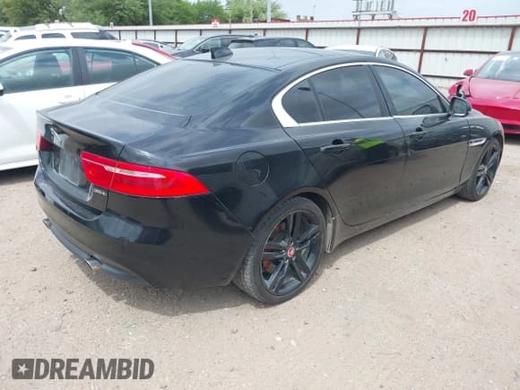 ✅ 2017 Jaguar XE 35t Prestige • VIN: SAJAE4BV2HCP12589 • Lot: 41965384. Listed on IAAI with 98,865 mi. Free auction sales archive from the USA and detailed vehicle history report at DreamBid. Image 4.