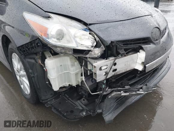 ✅ 2014 Toyota Prius • VIN: JTDKN3DP8E3053151 • Lot: 43703806. Wystawiony na IAAI z przebiegiem 156 434 mil. Bezpłatny archiwum sprzedaży aukcyjnych z USA i szczegółowy raport historii pojazdu na DreamBid. Zdjęcie 6.