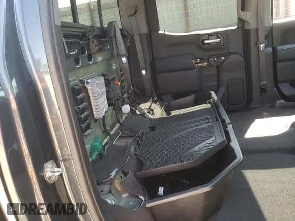 ✅ 2020 Chevrolet Silverado 1500 LTZ • VIN: 1GCUYGEL9LZ219724 • Lot: 66655174. Wystawiony na Copart z przebiegiem 47 087 mil. Bezpłatny archiwum sprzedaży aukcyjnych z USA i szczegółowy raport historii pojazdu na DreamBid. Zdjęcie 10.