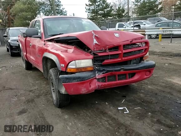 ✅ 1998 Dodge Dakota SLT • VIN: 1B7GG22Y5WS699664 • Lot: 84112654. Wystawiony na Copart z przebiegiem 268 517 mil. Bezpłatny archiwum sprzedaży aukcyjnych z USA i szczegółowy raport historii pojazdu na DreamBid. Zdjęcie 10.