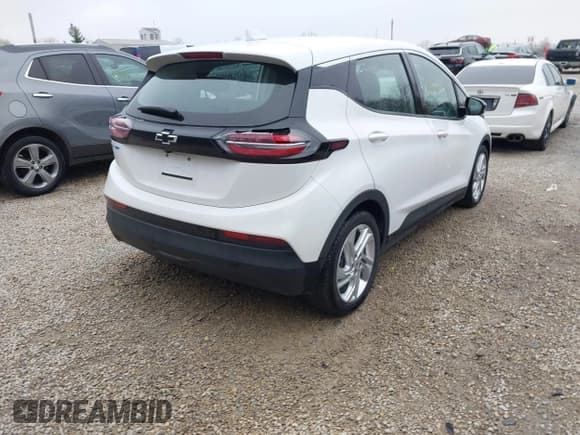 ✅ 2023 Chevrolet Bolt EV 1LT • VIN: 1G1FW6S0XP4107805 • Lot: 42010466. Wystawiony na IAAI z przebiegiem 18 625 mil. Bezpłatny archiwum sprzedaży aukcyjnych z USA i szczegółowy raport historii pojazdu na DreamBid. Zdjęcie 4.