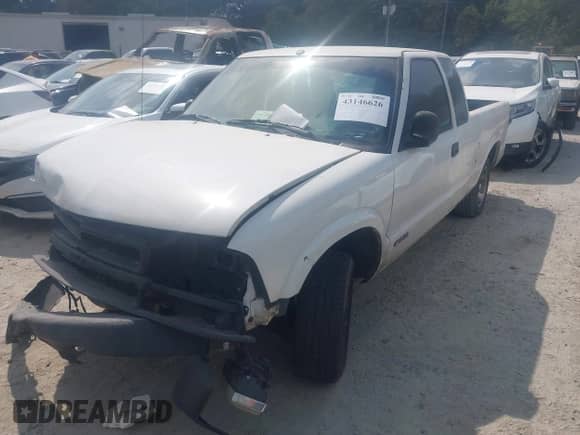 1998 Chevrolet S-10 LS with VIN 1GCCS19X6W8196808, listed as a IAAI auction lot 43146626 with 266,201 mi miles and . Bid and sale history available at DreamBid. Image 17.