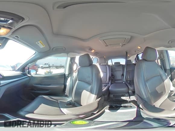 ✅ 2019 Honda Odyssey Touring • VIN: 5FNRL6H8XKB083758 • Lot: 82373125. Wystawiony na Copart z przebiegiem 96 448 mil. Bezpłatny archiwum sprzedaży aukcyjnych z USA i szczegółowy raport historii pojazdu na DreamBid. Zdjęcie 15.