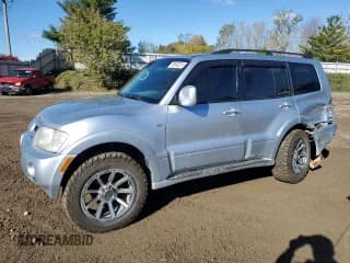 ✅ 2005 Mitsubishi Montero Limited • VIN: JA4MW51S75J000697 • Lot: 86843015. Listed on Copart with 130,120 mi. Free auction sales archive from the USA and detailed vehicle history report at DreamBid. Image 1.