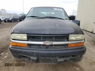 ✅ 2003 Chevrolet Blazer LS • VIN: 1GNCT18X23K154091 • Lot: 41507405. Wystawiony na Copart z przebiegiem 166 019 mil. Bezpłatny archiwum sprzedaży aukcyjnych z USA i szczegółowy raport historii pojazdu na DreamBid. Zdjęcie 5.