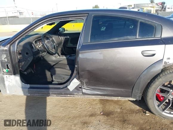 ✅ 2021 Dodge Charger Scat Pack Widebody • VIN: 2C3CDXGJXMH537859 • Lot: 41639612. Wystawiony na IAAI z przebiegiem 48 688 mil. Bezpłatny archiwum sprzedaży aukcyjnych z USA i szczegółowy raport historii pojazdu na DreamBid. Zdjęcie 15.