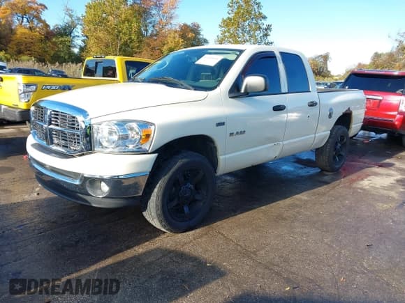 ✅ 2008 Dodge 1500 ST • VIN: 1D7HU18288J165213 • Lot: 43489605. Wystawiony na IAAI z przebiegiem 276 496 mil. Bezpłatny archiwum sprzedaży aukcyjnych z USA i szczegółowy raport historii pojazdu na DreamBid. Zdjęcie 18.