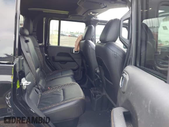 ✅ 2023 Jeep Gladiator Overland • VIN: 1C6HJTFG6PL555153 • Lot: 42210878. Listed on IAAI with 40,576 mi. Free auction sales archive from the USA and detailed vehicle history report at DreamBid. Image 8.