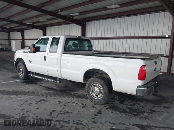 ✅ 2013 Ford F-250 XL • VIN: 1FT7X2BT8DEA72909 • Лот: 40424932. Опубликован ранее на IAAI с пробегом 392 409 миль. Бесплатный доступ к архиву аукционных продаж из США и подробный отчёт об истории автомобиля на DreamBid. Изображение 3.