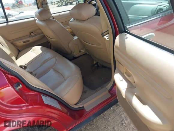 ✅ 1998 Ford Crown Victoria LX • VIN: 2FAFP74W7WX121489 • Lot: 42205224. Listed on IAAI with 153,922 mi. Free auction sales archive from the USA and detailed vehicle history report at DreamBid. Image 8.