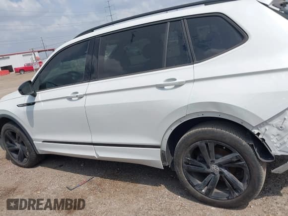✅ 2024 Volkswagen Tiguan SE R-Line Black • VIN: 3VVCB7AX5RM053896 • Lot: 41883670. Listed on IAAI with 11,239 mi. Free auction sales archive from the USA and detailed vehicle history report at DreamBid. Image 15.